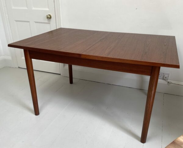 Mid Century Extendable Dining Table