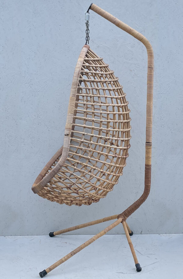 1970s Hanging cane egg chair - Image 3