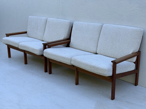 A Pair Of Danish Capella Two Seater Sofas By Illum Wikkelso For Niels Eilerson - Image 5