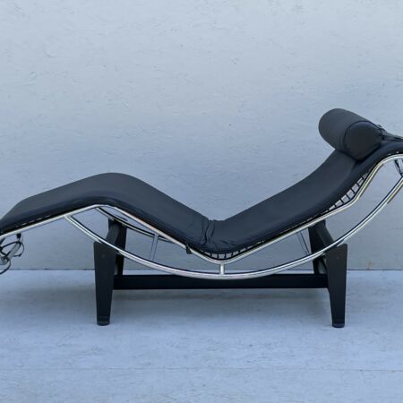 Mid Century Modern Le Corbusier Lc4 Style, Italian, Black Leather Chaise Longue Daybed