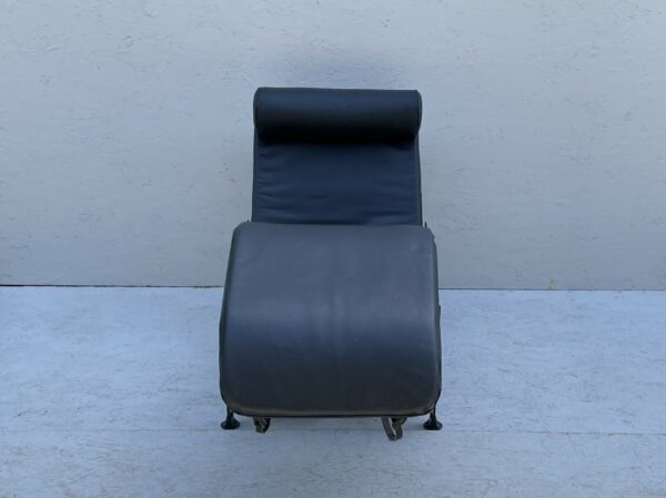 Mid Century Modern Le Corbusier Lc4 Style, Italian, Black Leather Chaise Longue Daybed - Image 5