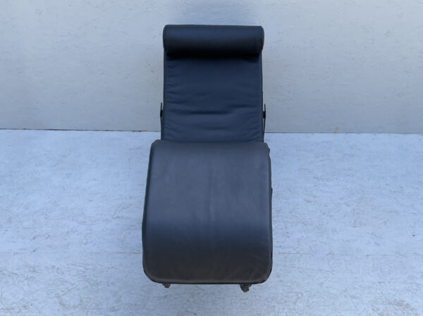 Mid Century Modern Le Corbusier Lc4 Style, Italian, Black Leather Chaise Longue Daybed - Image 6