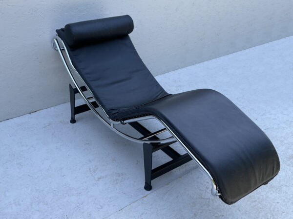 Mid Century Modern Le Corbusier Lc4 Style, Italian, Black Leather Chaise Longue Daybed - Image 7