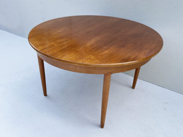Round, Extendable, Mid Century Teak Dining Table