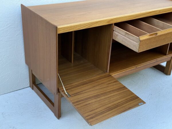 Small Mid Century Teak Media Sideboard - Image 6